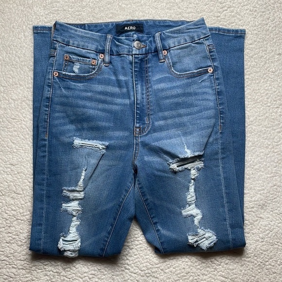 Aero High Rise High Wasted Stretchy Denim Jeans distressed Size 6 - Picture 3 of 10